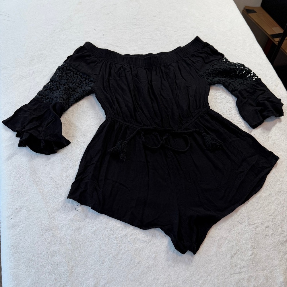 Hint of Blush Romper Womens L Black Good Crochet Lace Sleeve Boho Off Shoulder - Picture 10 of 11